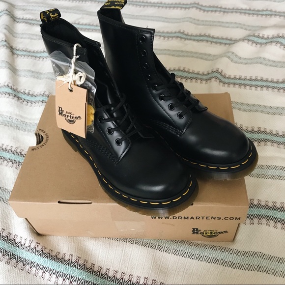Dr. Martens Shoes - Dr. Martens 1460 8 Eye